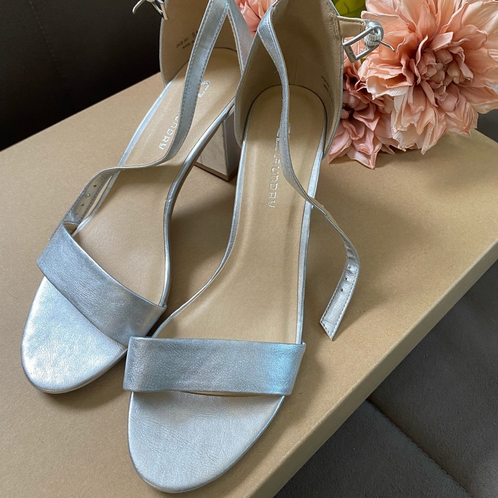CL by Chinese Laundry Silver 9.5 M
